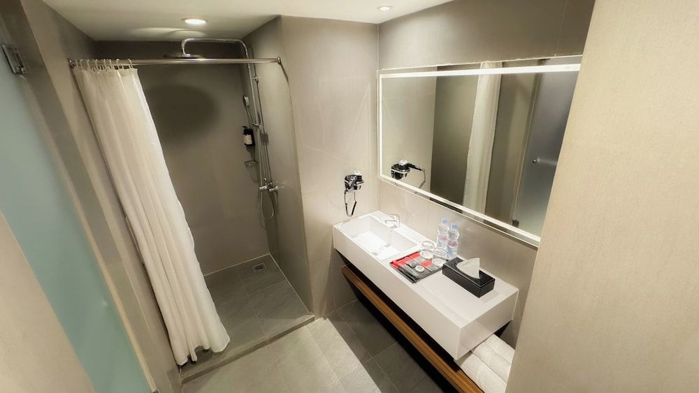 The ZHM Premiere Padang Deluxe Double Room 10