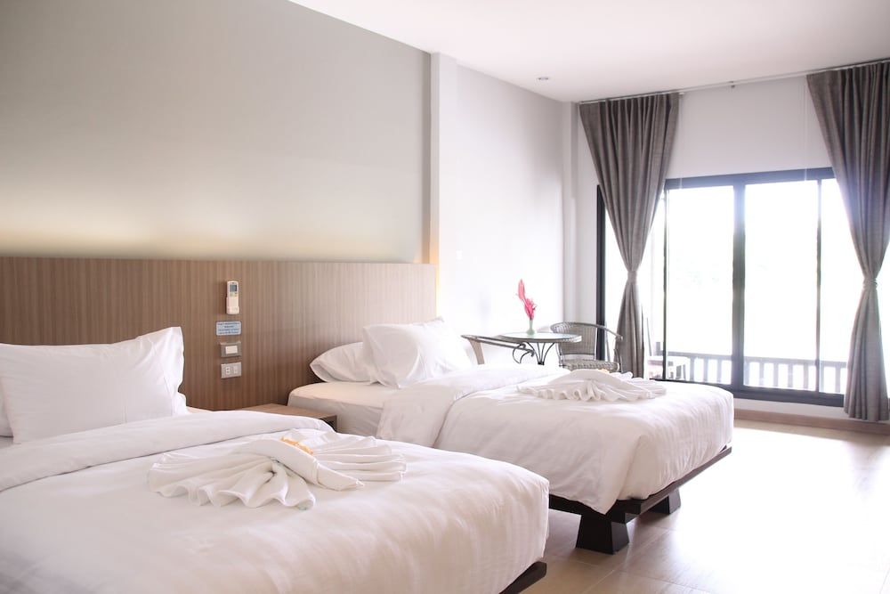 Banpu Resort Trat Deluxe Lake Side View 2