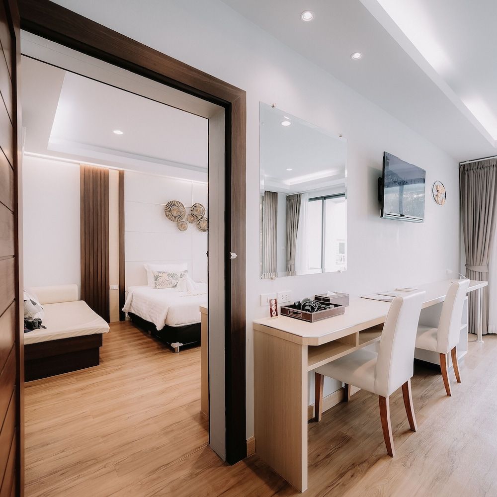 Chaolao Cabana Resort Deluxe Pool Access Twin 3