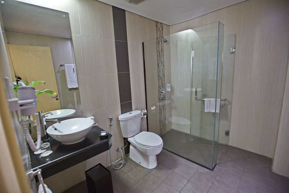 Padjadjaran Suites Resort & Convention Executive Double Room, 1 Bedroom, City View 4