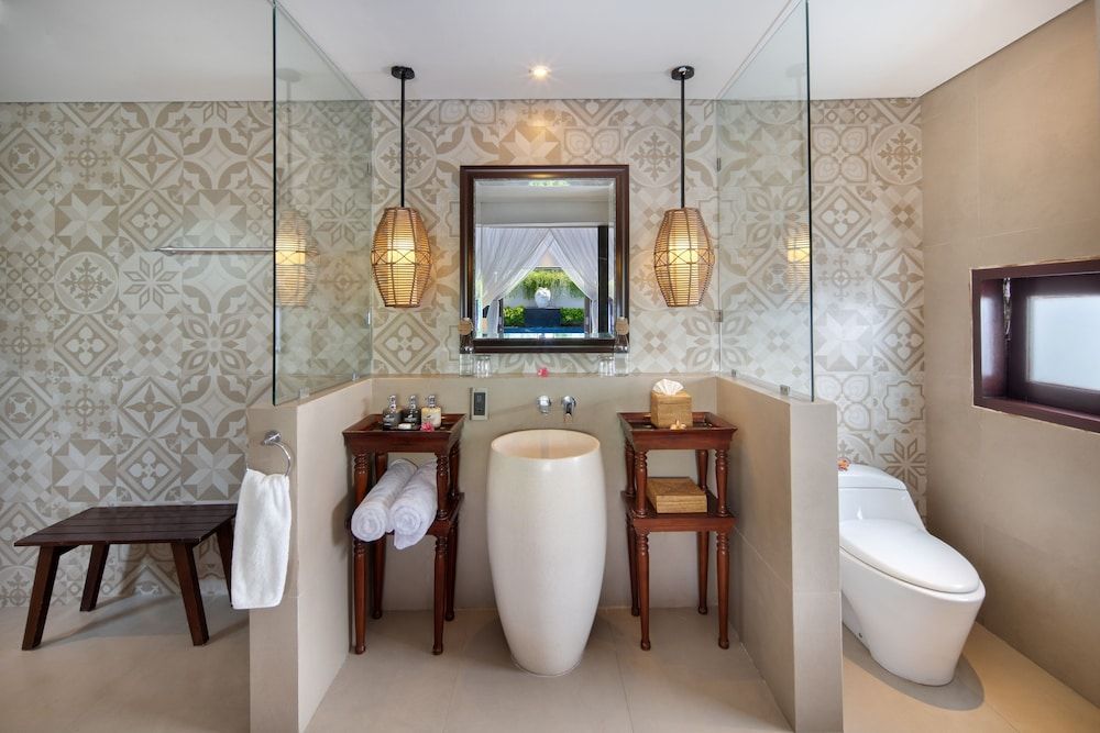Lembongan Beach Club and Resort One bedroom Premiere Pool Villa 5
