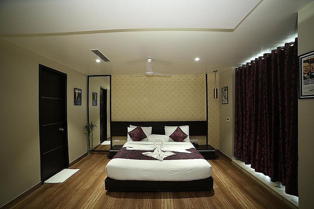 WoodApple Residency Deluxe Double Room 5