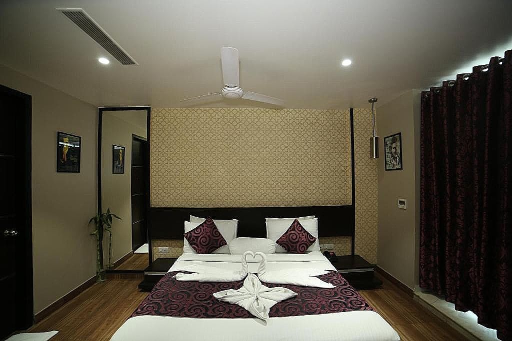 WoodApple Residency Deluxe Double Room 2