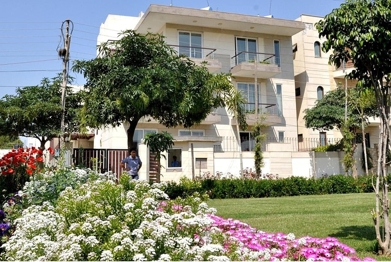 undefined Perch Service Apartment Sector 40