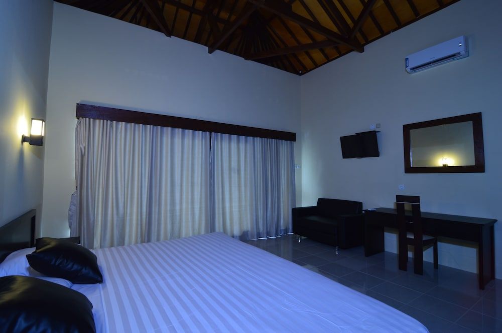 Deluxe Double or Twin Room, Pool View