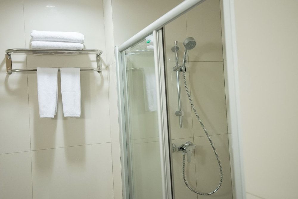 Marsi Hotel Standard Double Room 9