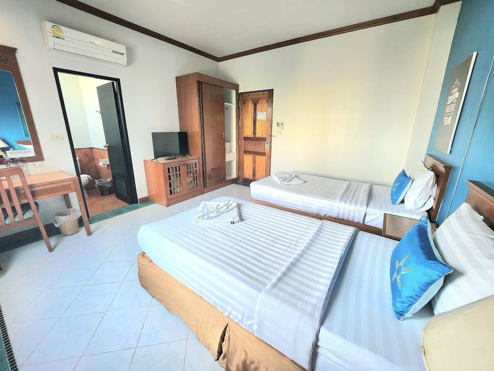 Sea Front Home Boutique - Patong Beach Twin Room 2