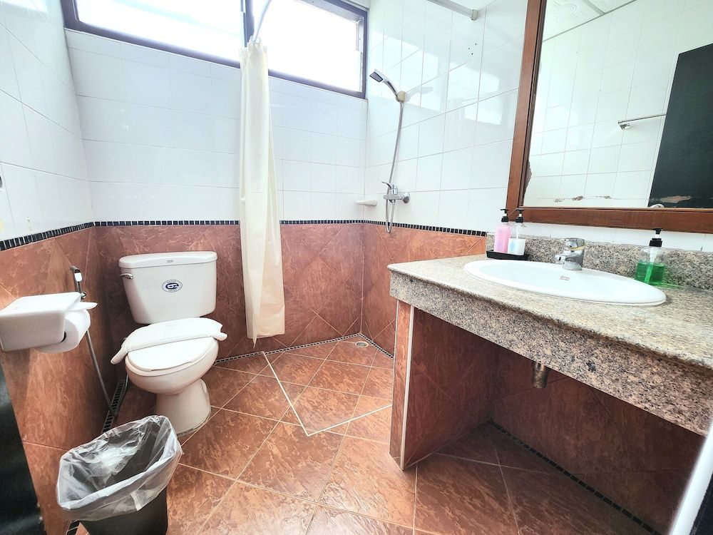 Sea Front Home Boutique - Patong Beach Twin Room 5