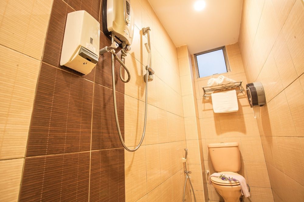 Lavender Inn Permas Jaya Superior Double Room 2