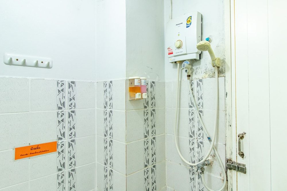 Riski Residence Bangkok-noi Standard Room 11