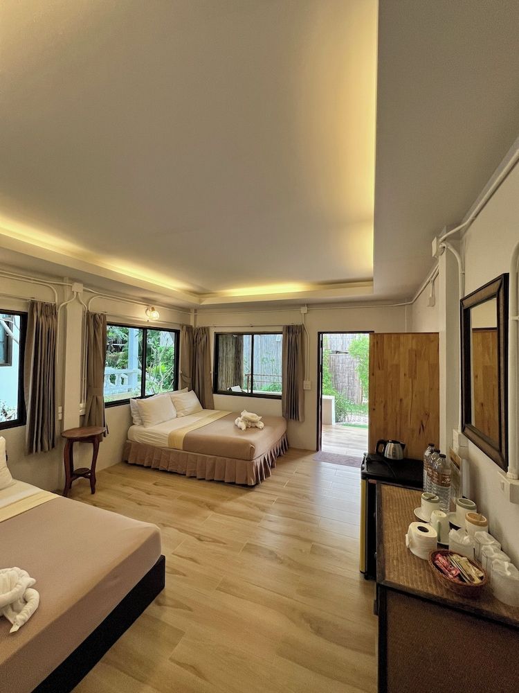 Pen's Bungalow Standard Bungalow, 2 Double Beds 3