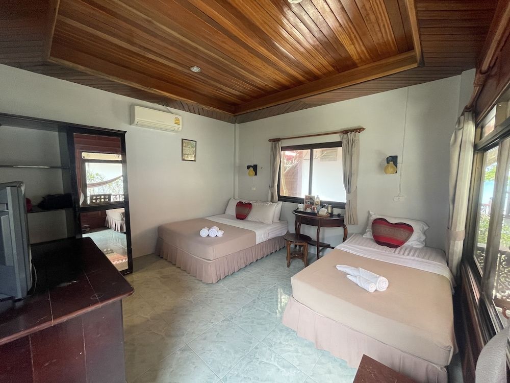 Pen's Bungalow Deluxe Bungalow, Multiple Beds