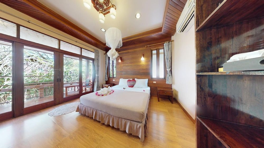 Pen's Bungalow Deluxe Bungalow, 1 Double Bed, Refrigerator, Park View 2