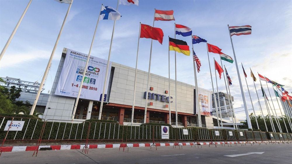 undefined Lasalle Suites Hotel & Residence 10