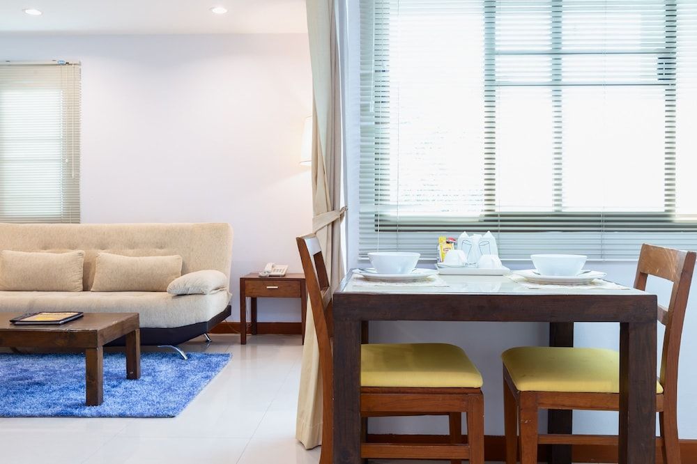 Lasalle Suites Hotel & Residence Deluxe Suite, 1 Bedroom, City View 8