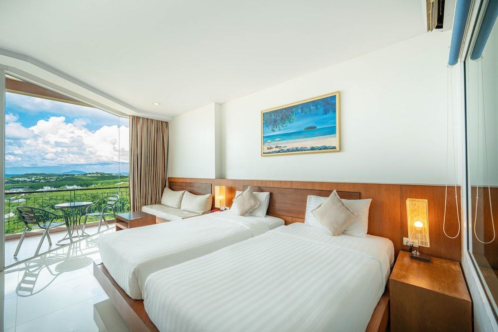 The View Rawada Phuket Grand Double or Twin Room, 1 Double or 2 Twin Beds, Sea View 3