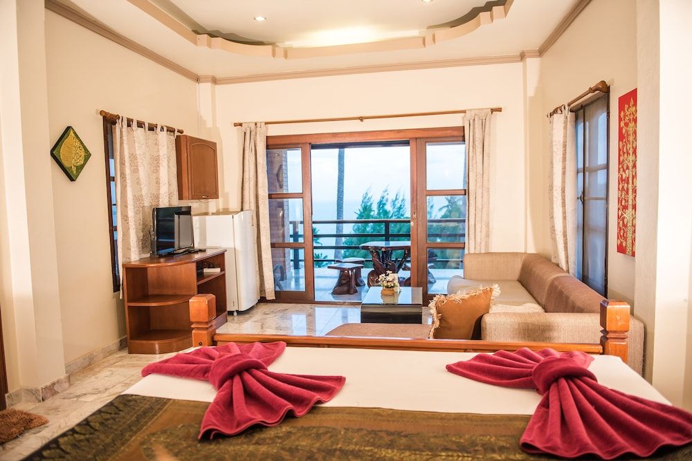 Laem Sila Resort Grand Villa, 2 Bedrooms, Ocean View 6