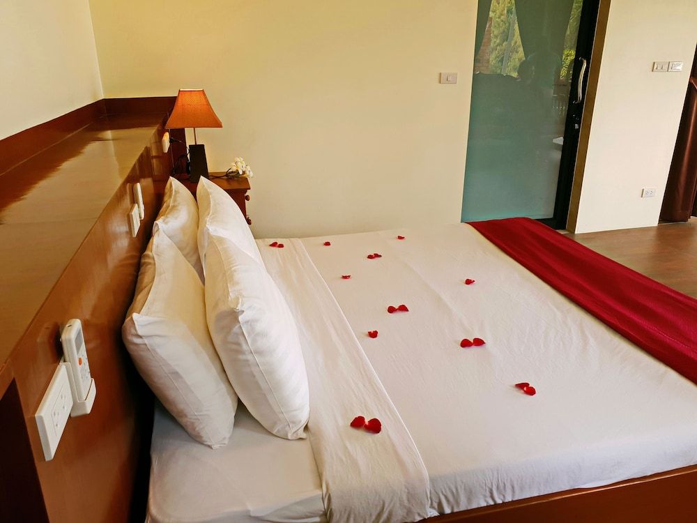 Laem Sila Resort Junior Suite, 1 King Bed, Ocean View