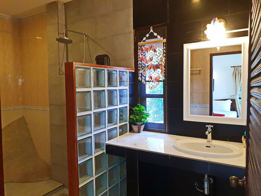 Laem Sila Resort Deluxe Villa, 2 Bedrooms, Ocean View 17