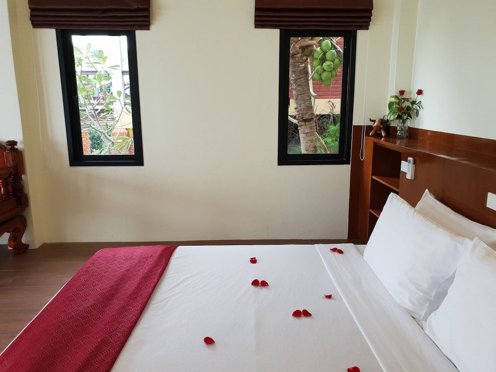 Laem Sila Resort Junior Suite, 1 King Bed, Ocean View 7