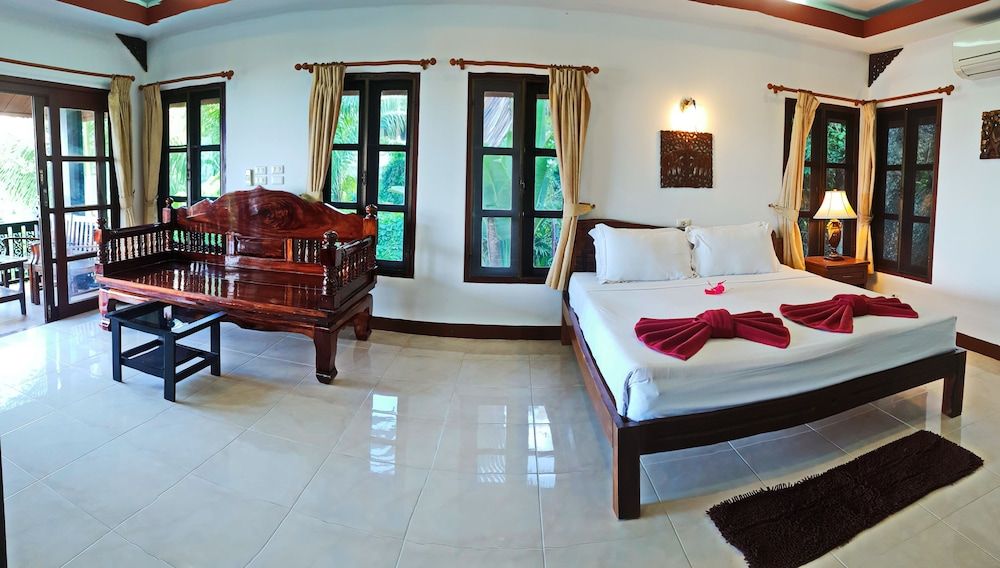 Laem Sila Resort Deluxe Villa, 2 Bedrooms, Ocean View 9