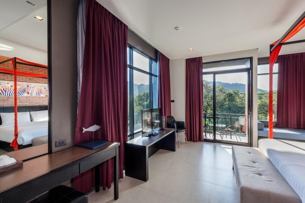 The Tama Hotel Deluxe Double Room 5