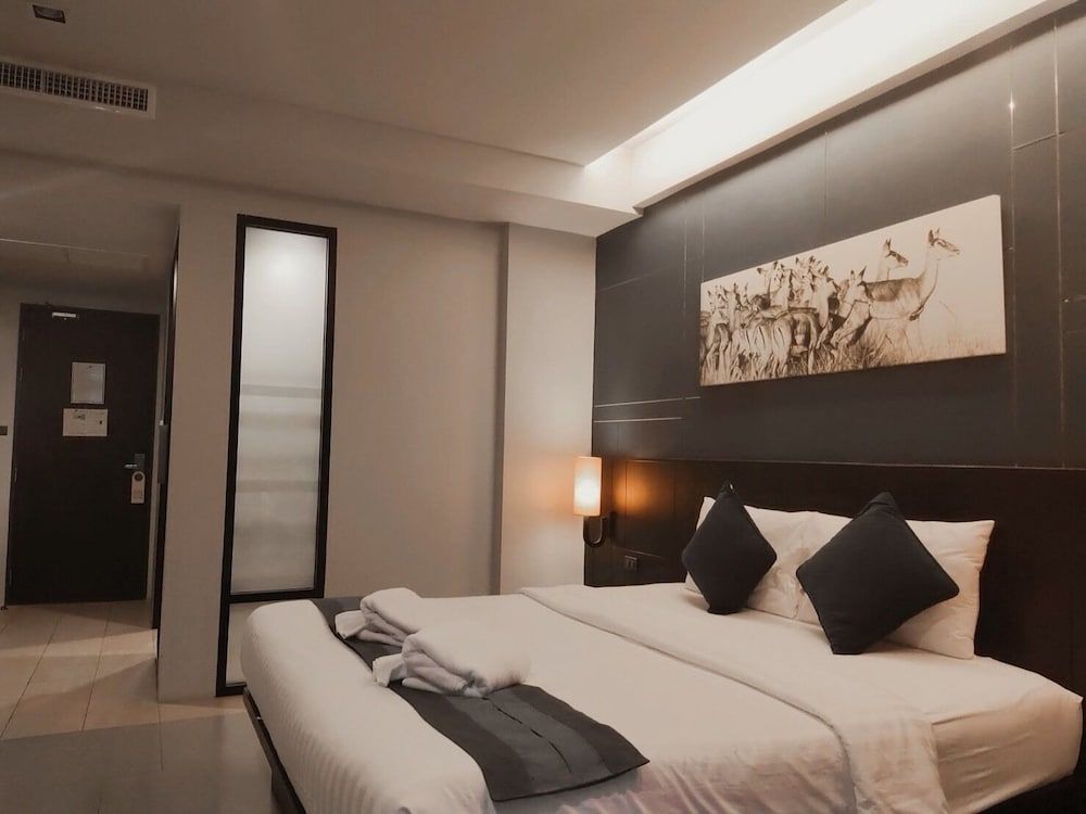 The Tama Hotel Superior Double Room 2