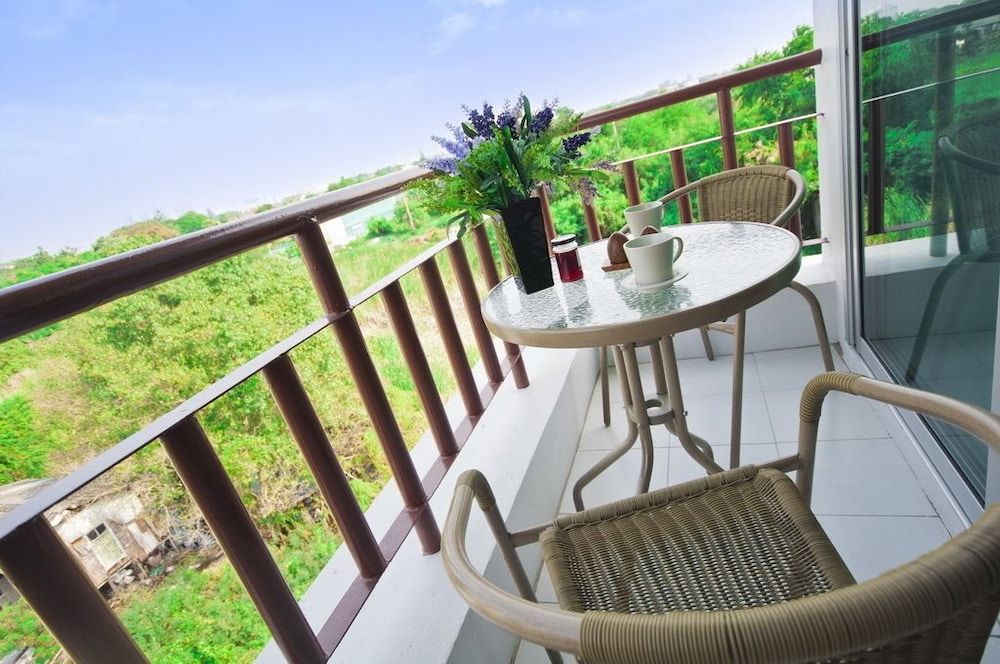 The Meet Green Apartment Deluxe Double Room 7