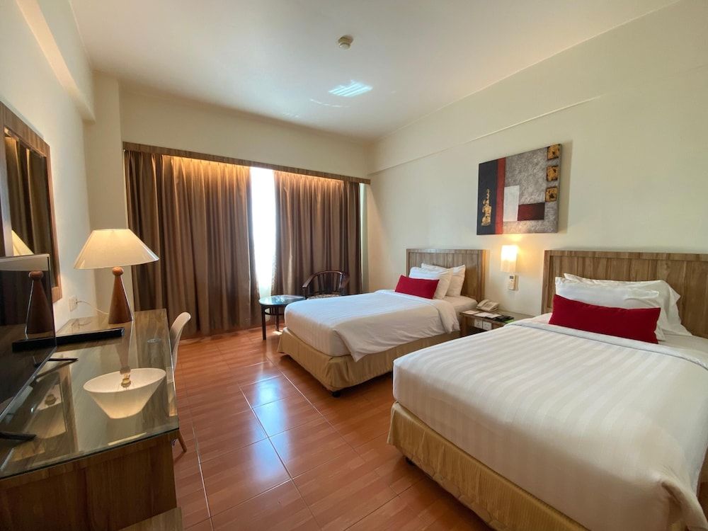 Grand Zuri Dumai Superior Twin Room 2