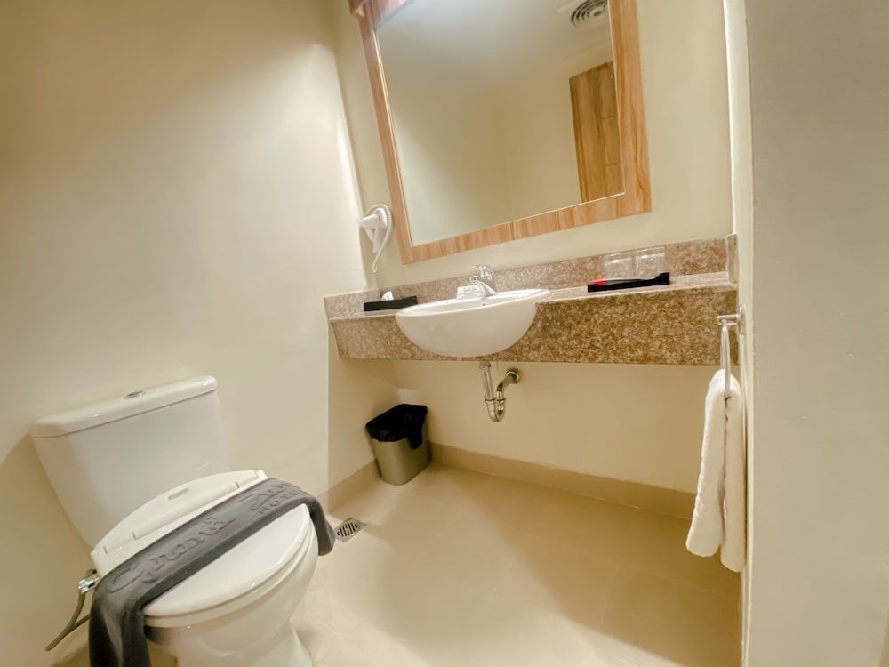 Grand Zuri Dumai Superior Twin Room 4