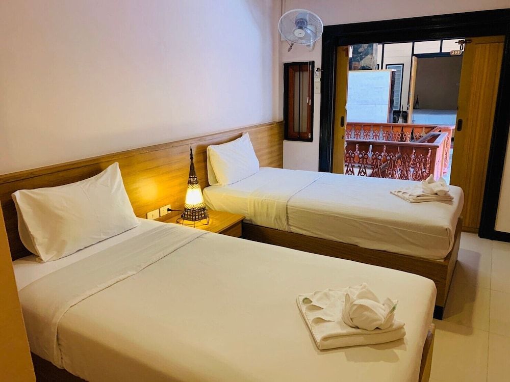 Delight Resort Budget Twin room 4