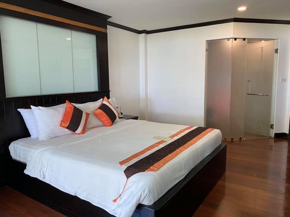 Klong Prao Resort Deluxe Room 2
