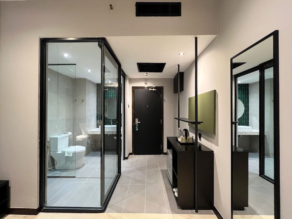Ruby Twin (Newly Renovated)