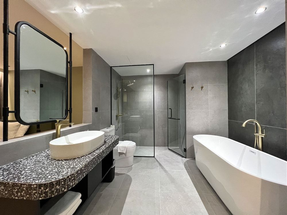 Emerald Room (Newly Renovated)