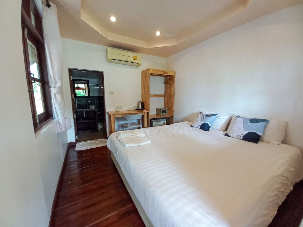 Morning Star Resort Pool View Bungalow 2