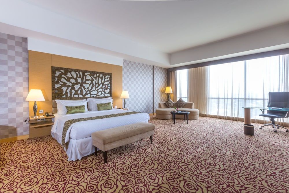 Executive Room, 1 King Bed, Smoking
