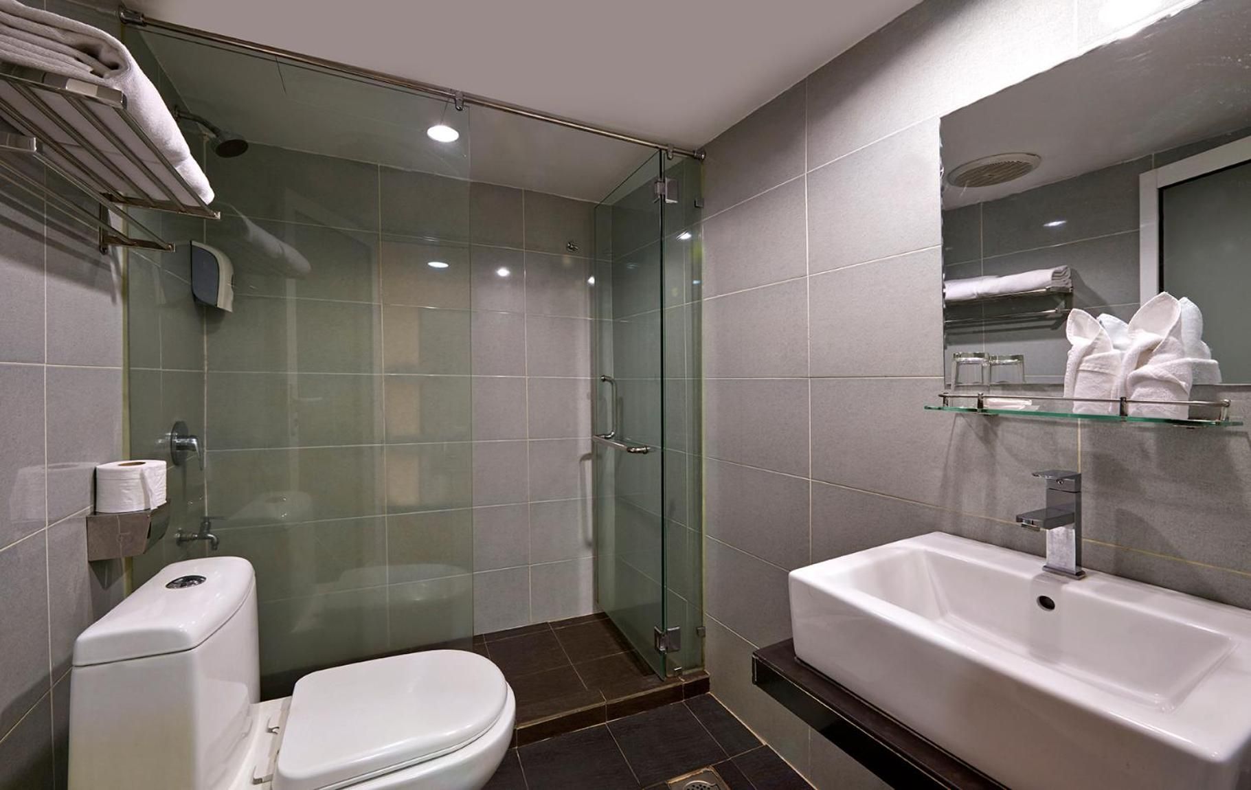 Palace Hotel Budget Twin 3