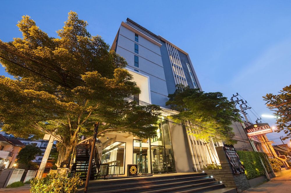 Front of property - evening/night