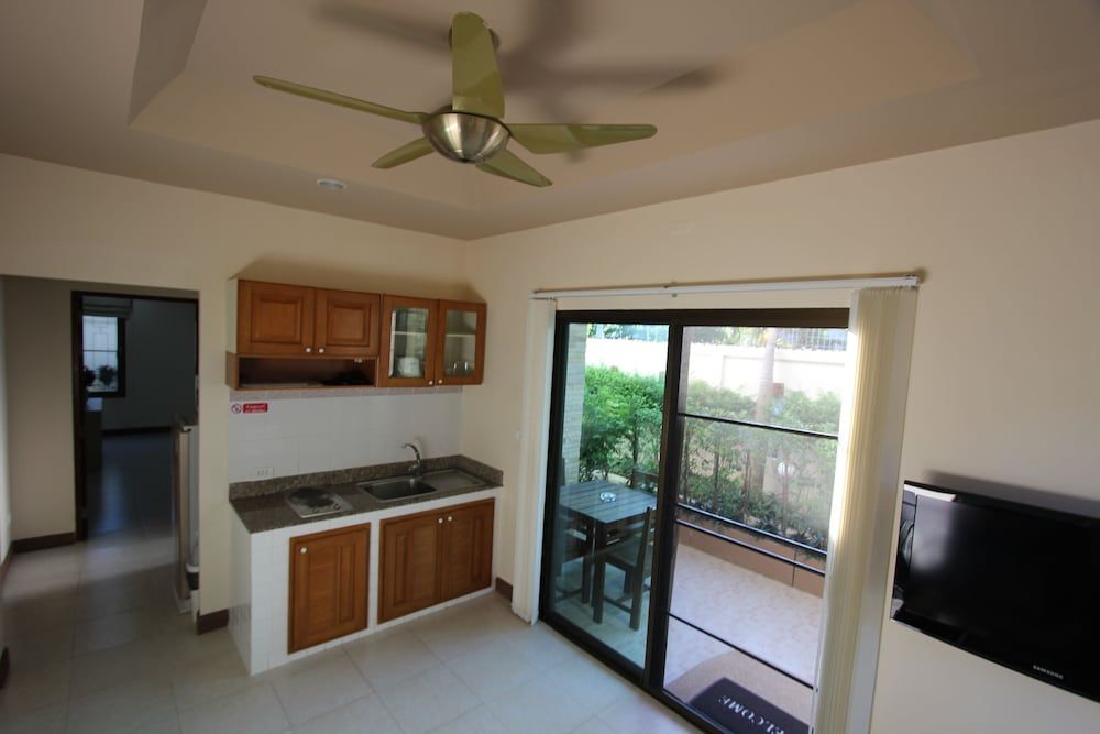 Babylon Pool Villas Standard Apartment, 1 Bedroom, Patio, Poolside 8