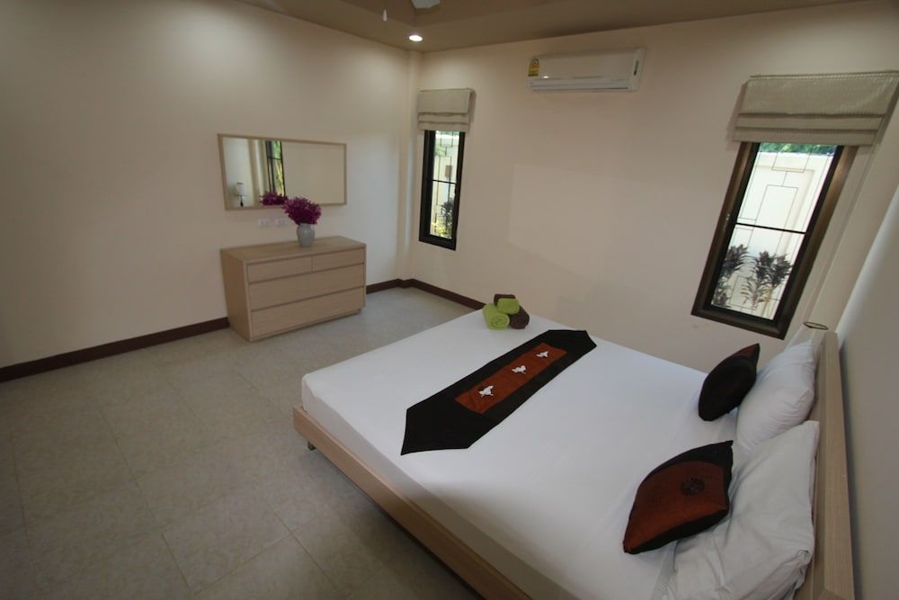 Babylon Pool Villas Standard Apartment, 1 Bedroom, Patio, Poolside 2