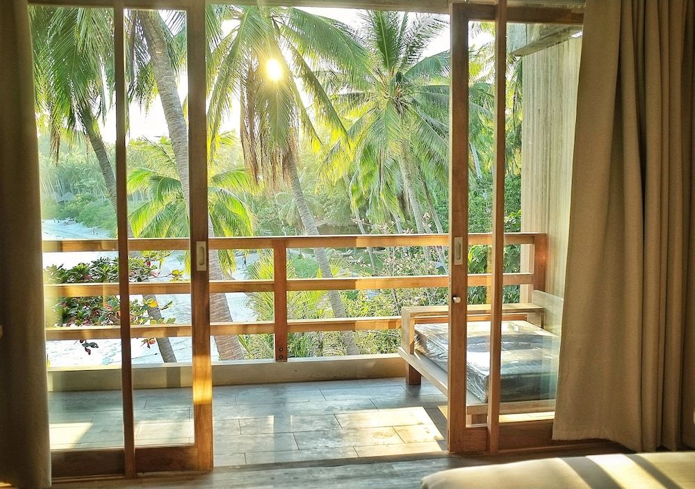 Beach Club by Haad Tien Ocean Family 4