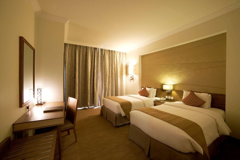 Golden Tulip Dammam Corniche Hotel Deluxe Room, 2 Twin Beds, Sea View