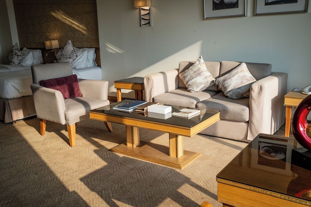 Golden Tulip Dammam Corniche Hotel Deluxe Room, 2 Twin Beds, Sea View 4