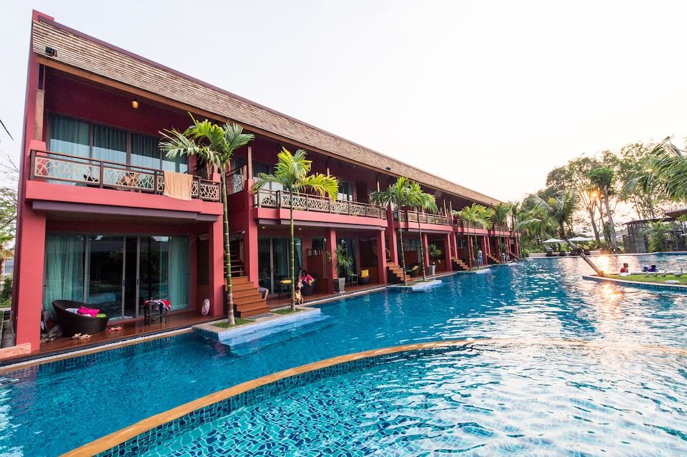 Mai Morn Resort Room, Pool Access 10