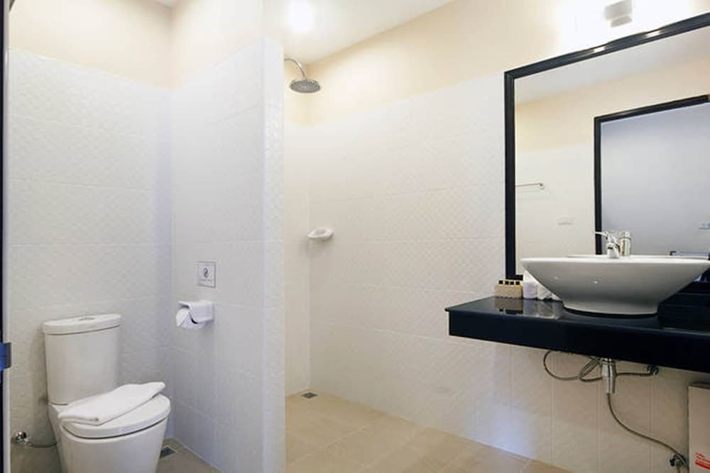 Sunset Hill Boutique Resort Deluxe Room 6