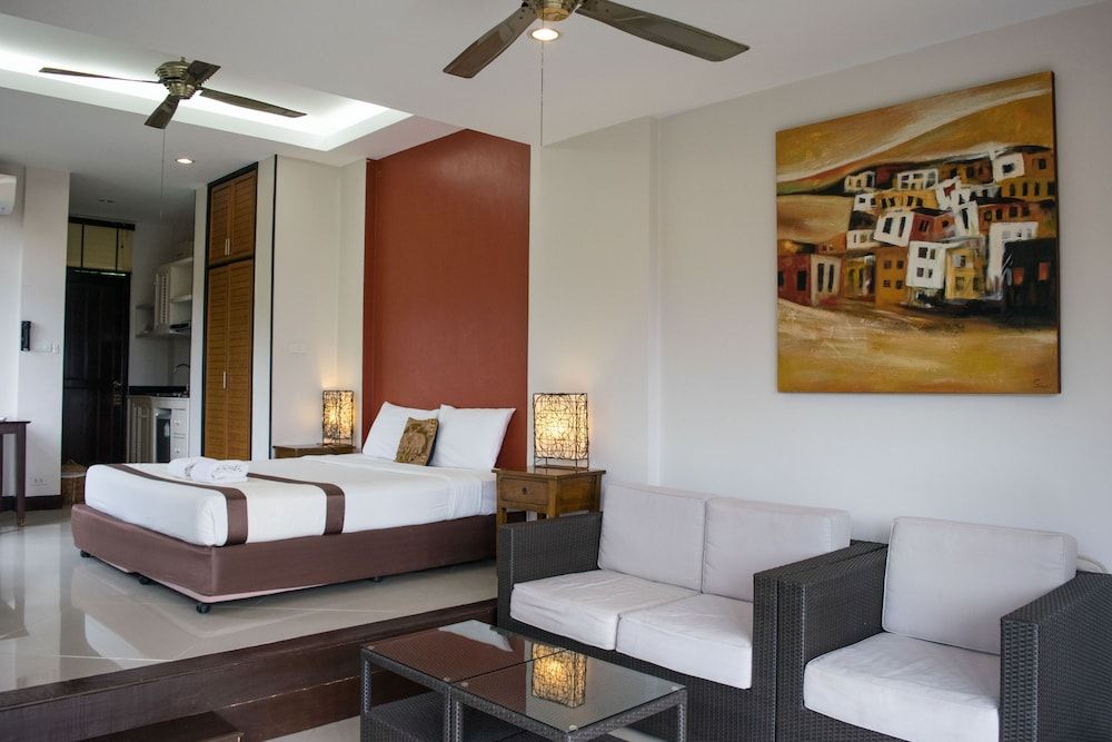 Sunset Hill Boutique Resort Deluxe Room, Partial Sea View 2