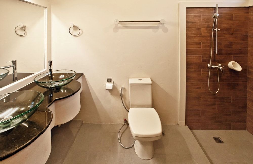 Sunset Hill Boutique Resort Deluxe Room, Partial Sea View 3