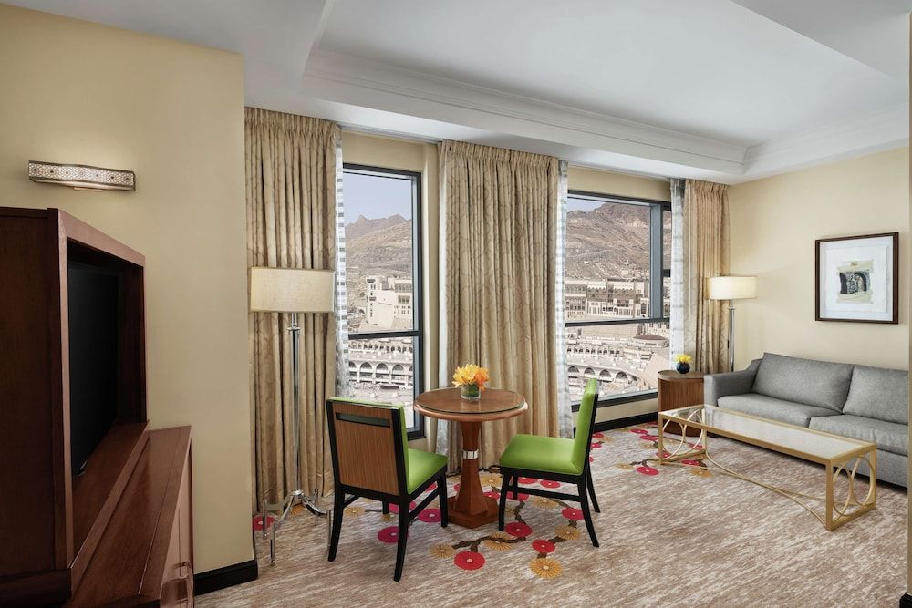 Hilton Suites Jabal Omar Makkah Junior Suite, 1 King Bed (Partial Haram View) 4