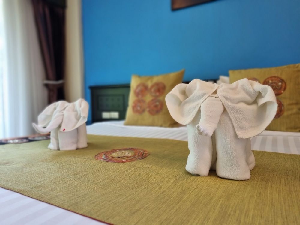 MM Hill Hotel Superior Room 7