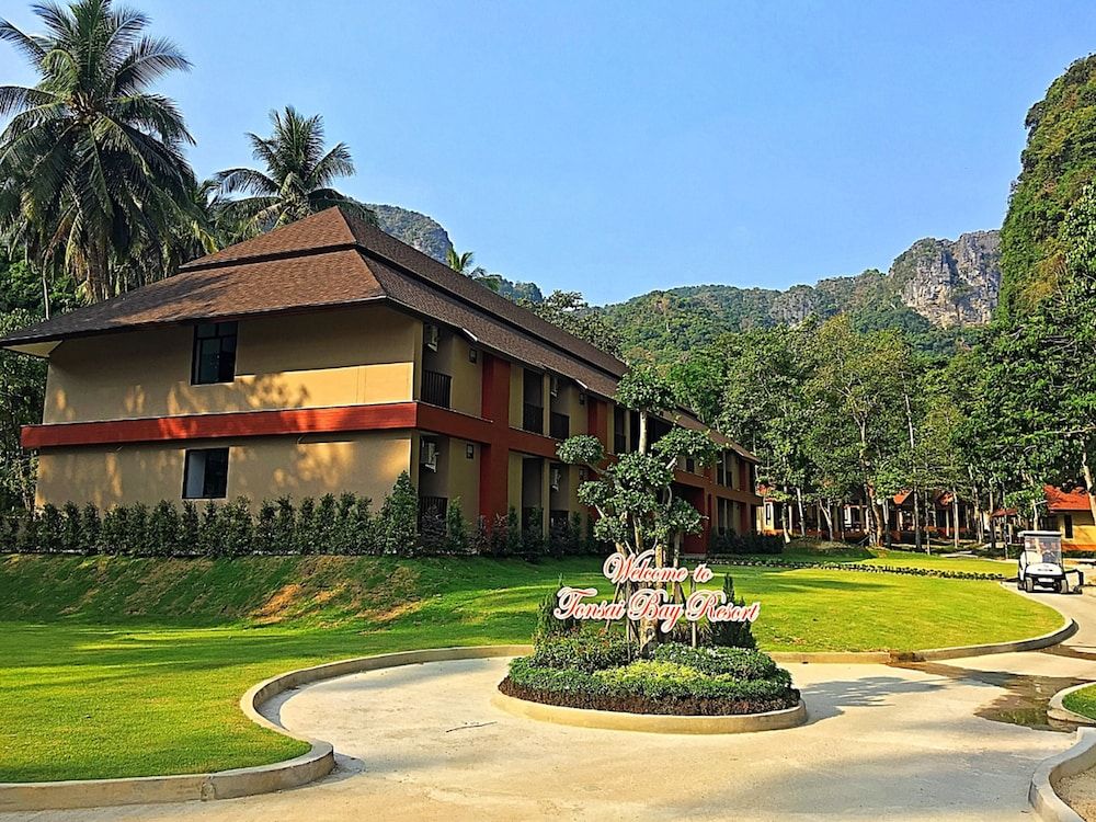 undefined Tonsai Bay Resort 6